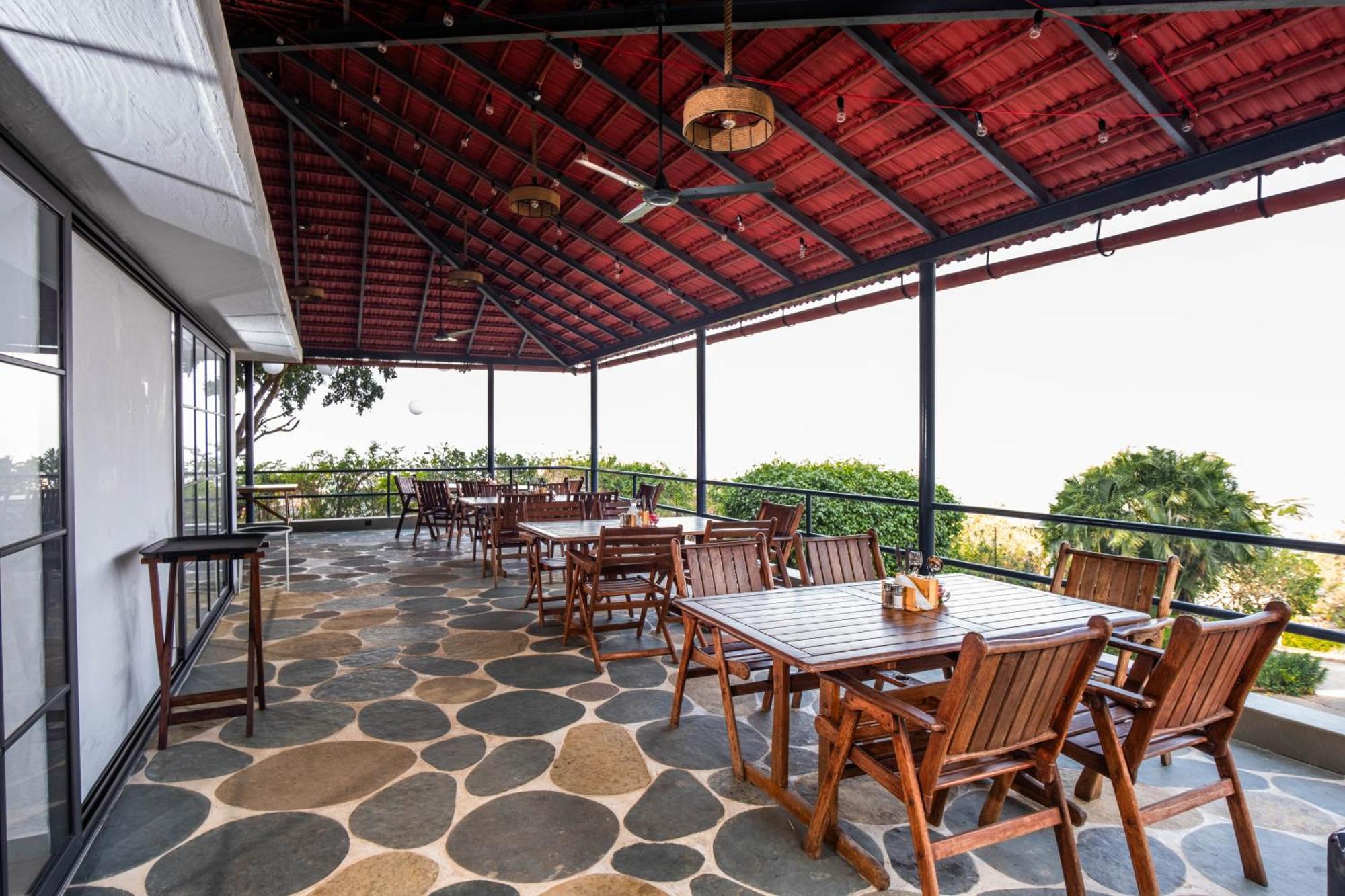 The Lighthouse - Formerly Known As Utan Sea Resort 탄 외부 사진