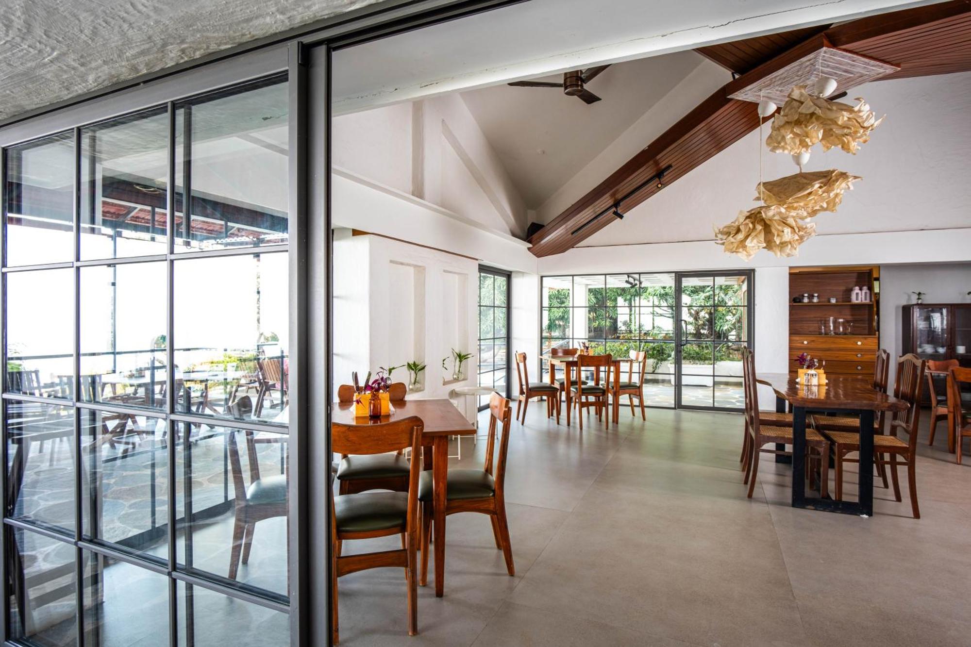 The Lighthouse - Formerly Known As Utan Sea Resort 탄 외부 사진